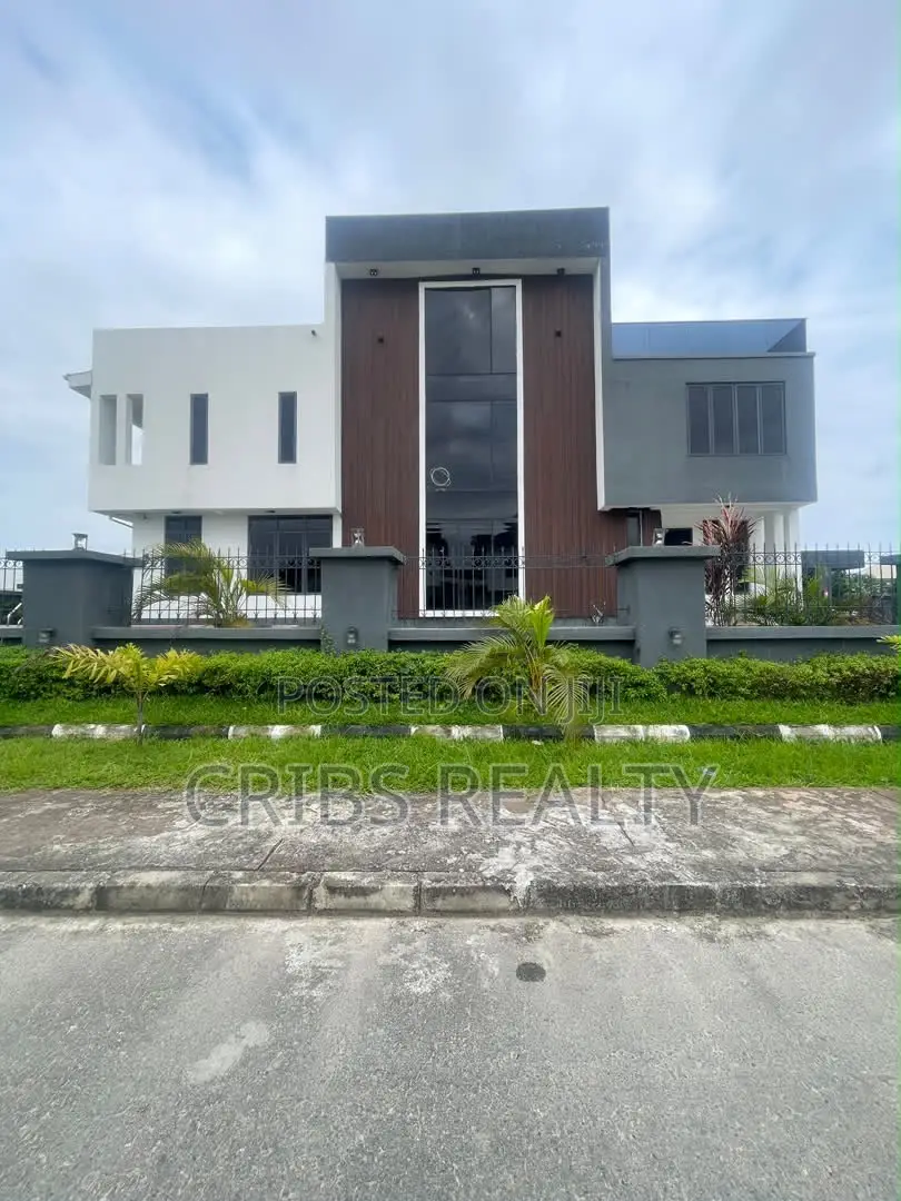 5bdrm House in Off Lekki-Epe Expressway for sale in Off Lekki-Epe Expressway