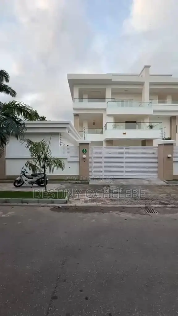 7bdrm Mansion in Maitama for sale in Maitama
