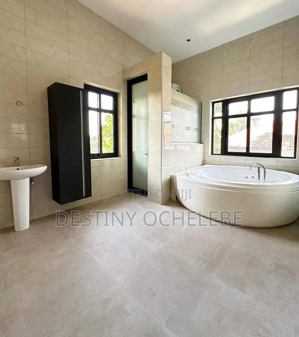 5bdrm Penthouse in Maitama for sale in Maitama