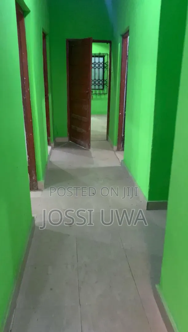 9bdrm House in Benin City for sale in Benin City