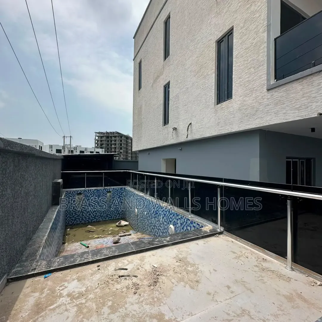 Furnished 4bdrm Townhouse/Terrace in Lekki Phase 1 for sale in Lekki Phase 1