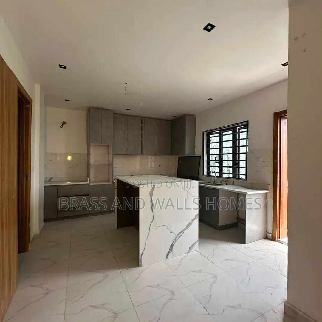 Furnished 4bdrm Townhouse/Terrace in Lekki Phase 1 for sale in Lekki Phase 1