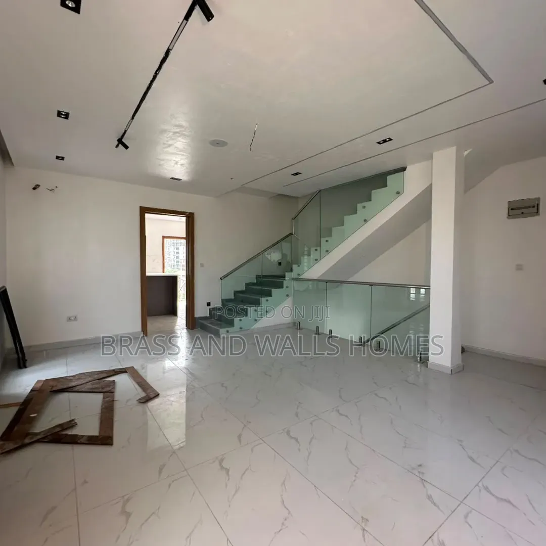 Furnished 4bdrm Townhouse/Terrace in Lekki Phase 1 for sale in Lekki Phase 1