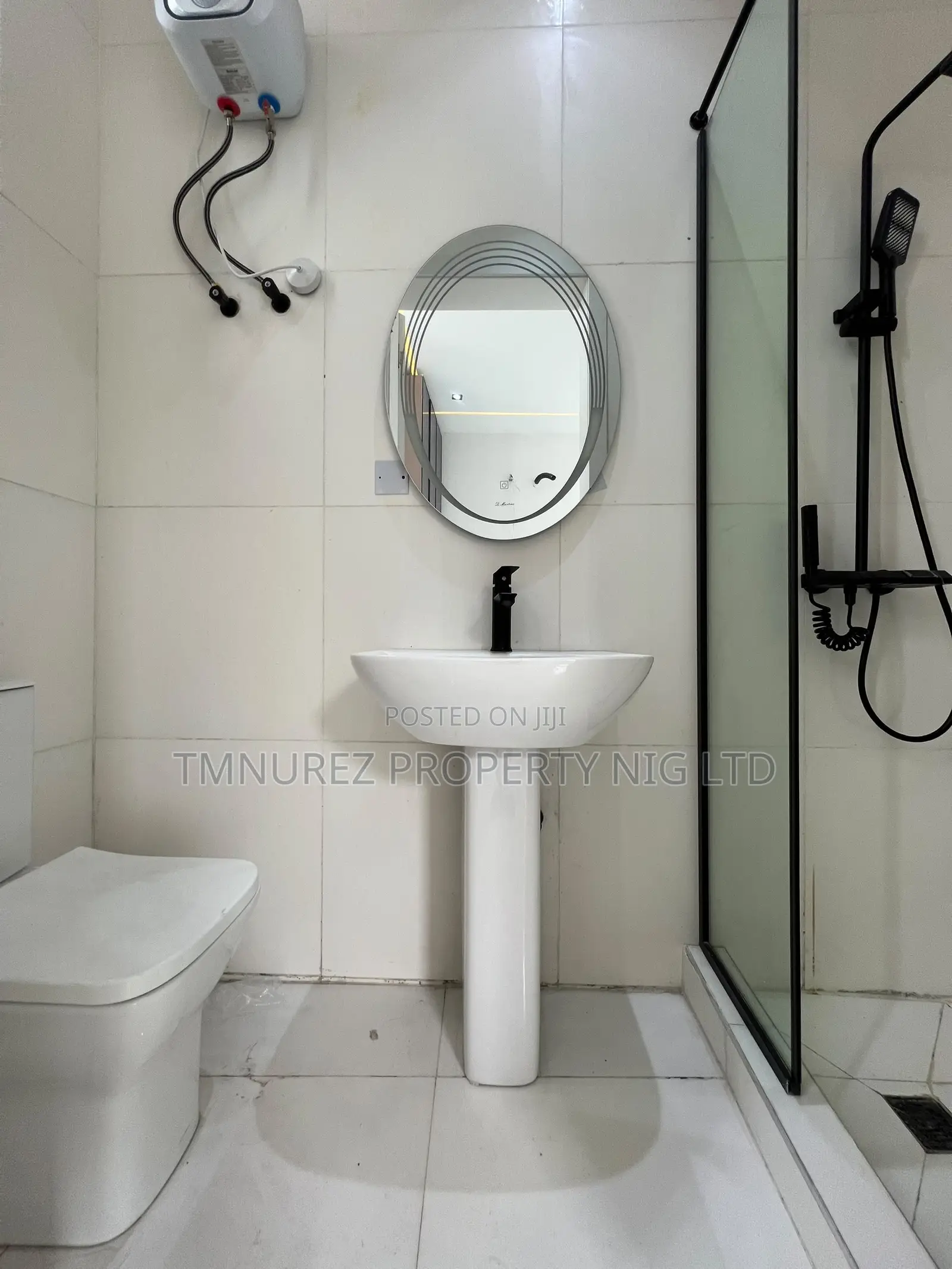 5bdrm Duplex in Chevron for rent in Chevron