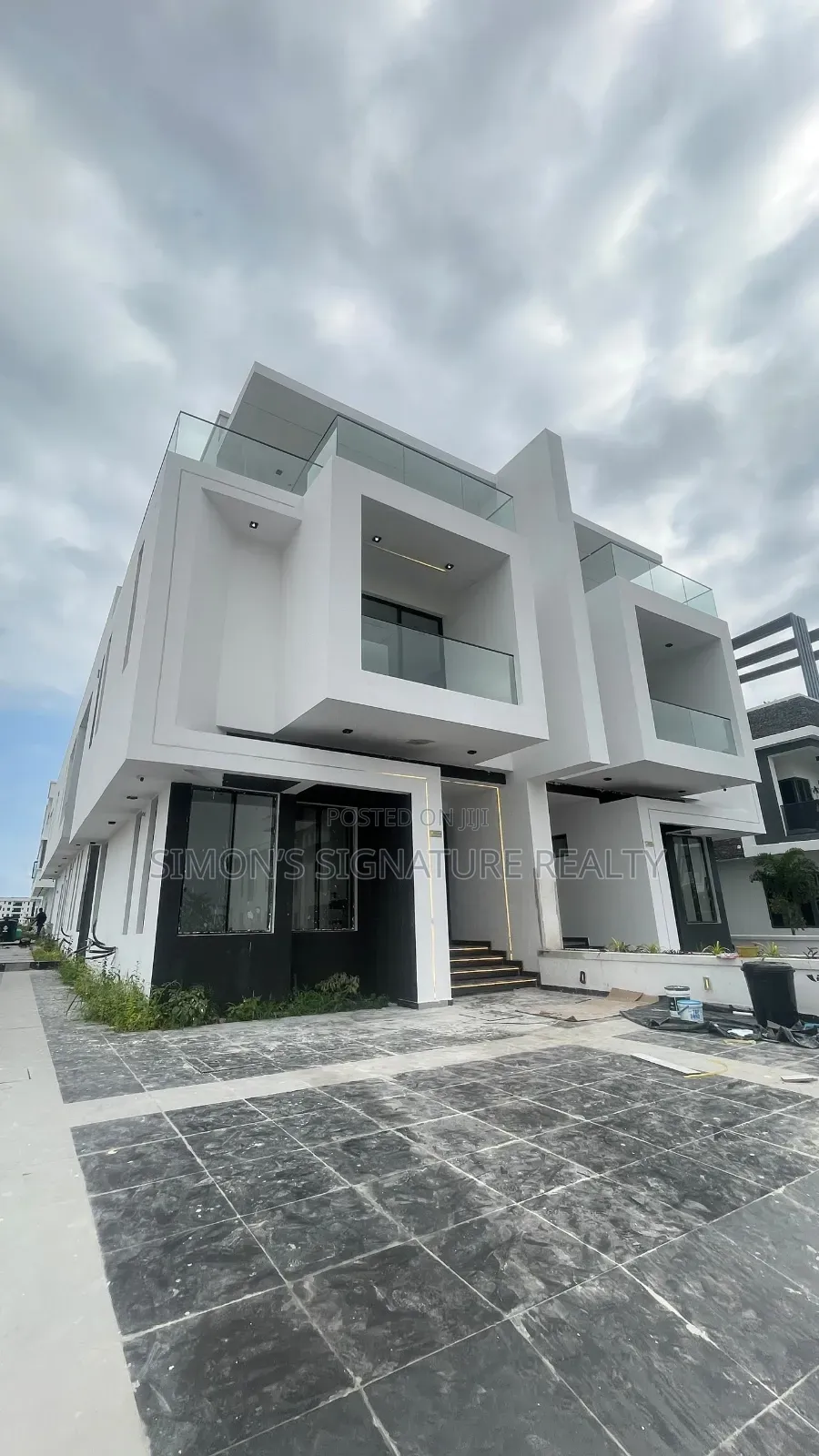 5bdrm Duplex in Cowrie Creek Estate, Ikate for sale in Ikate