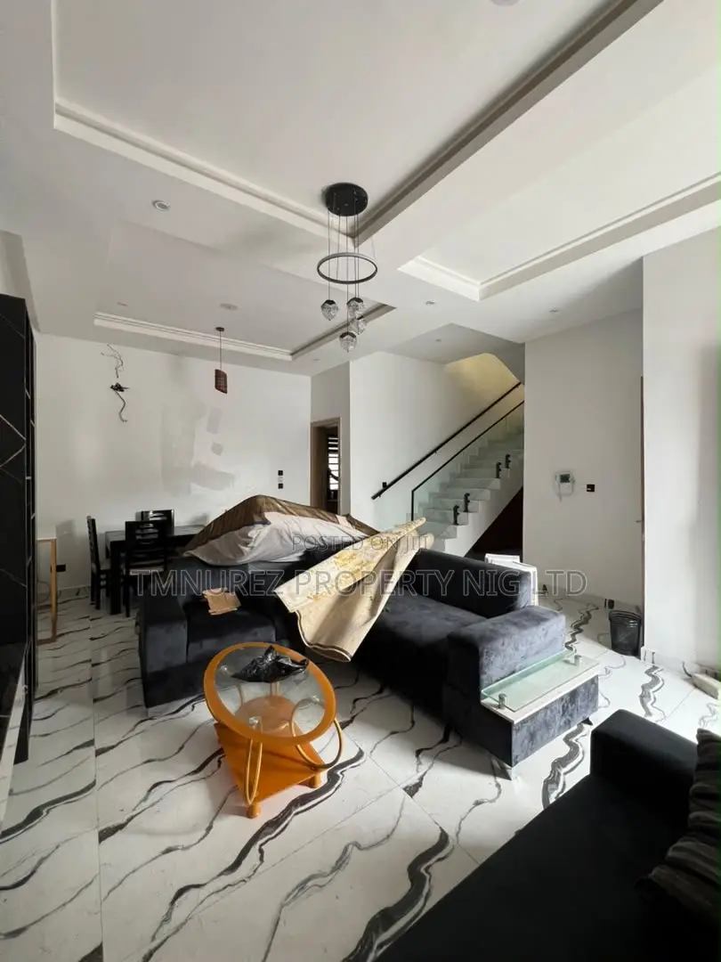 Furnished 4bdrm Duplex in Chevron for rent in Chevron