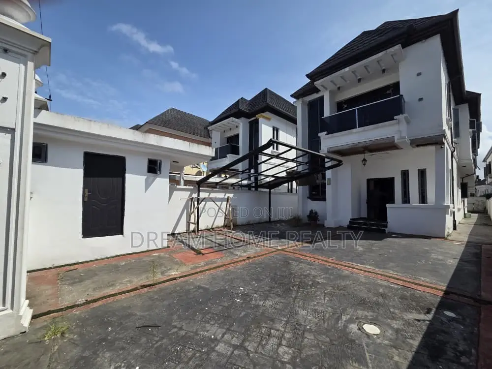 5bdrm Duplex in Ikota for rent in Ikota