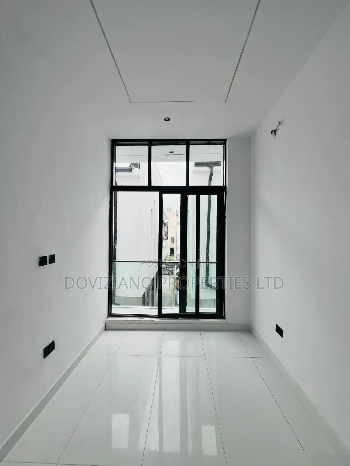 4bdrm Duplex in Ikota for sale in Ikota