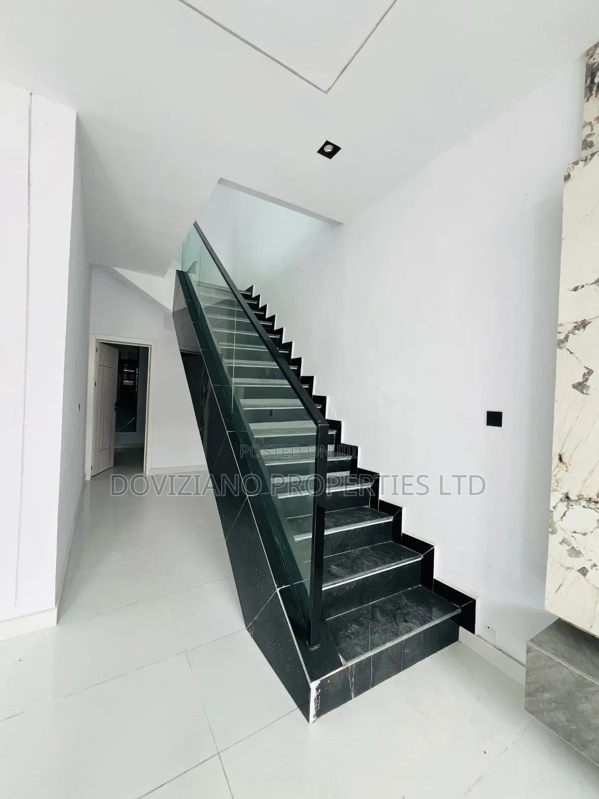 4bdrm Duplex in Ikota for sale in Ikota