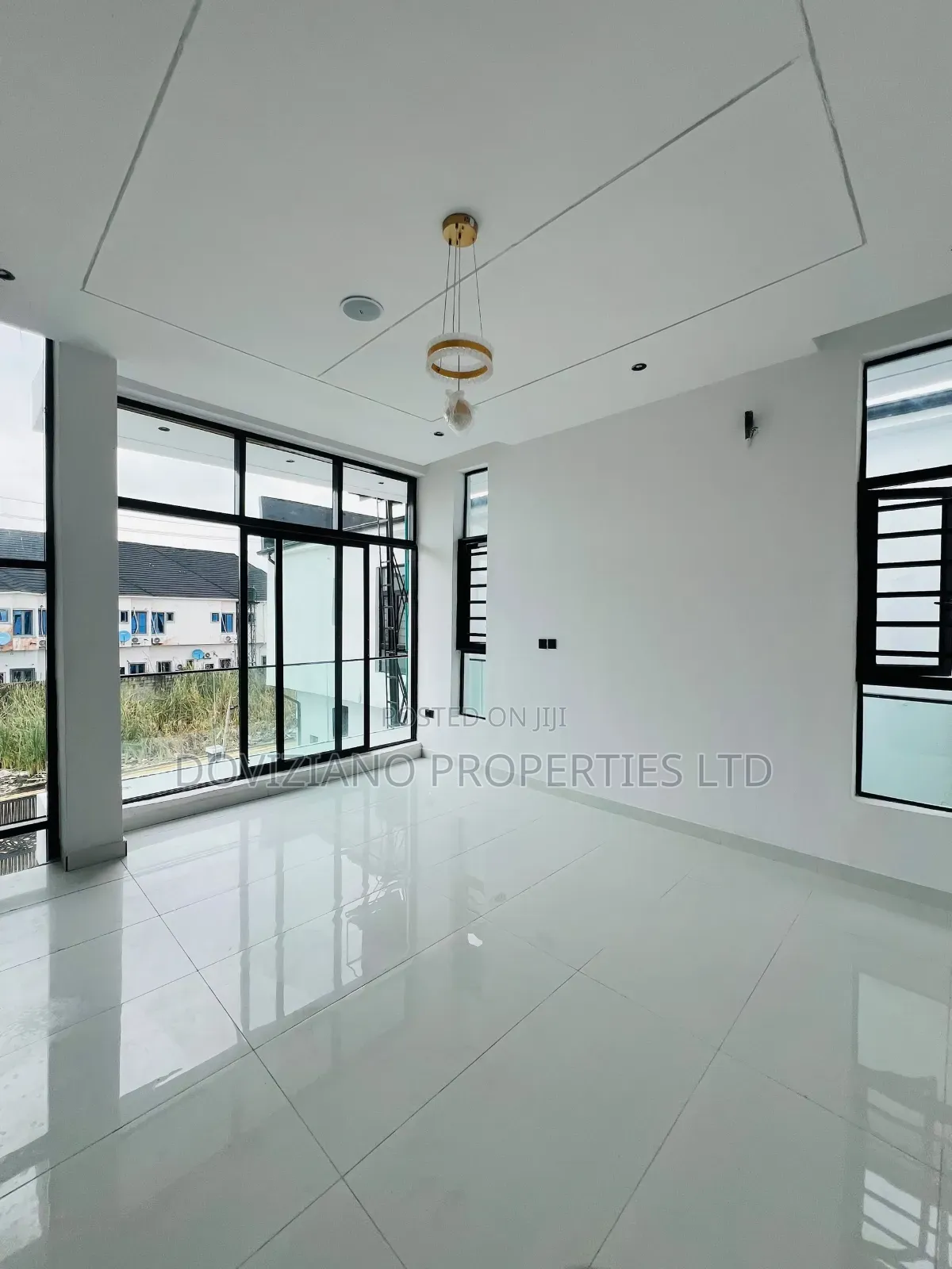4bdrm Duplex in Ikota for sale in Ikota