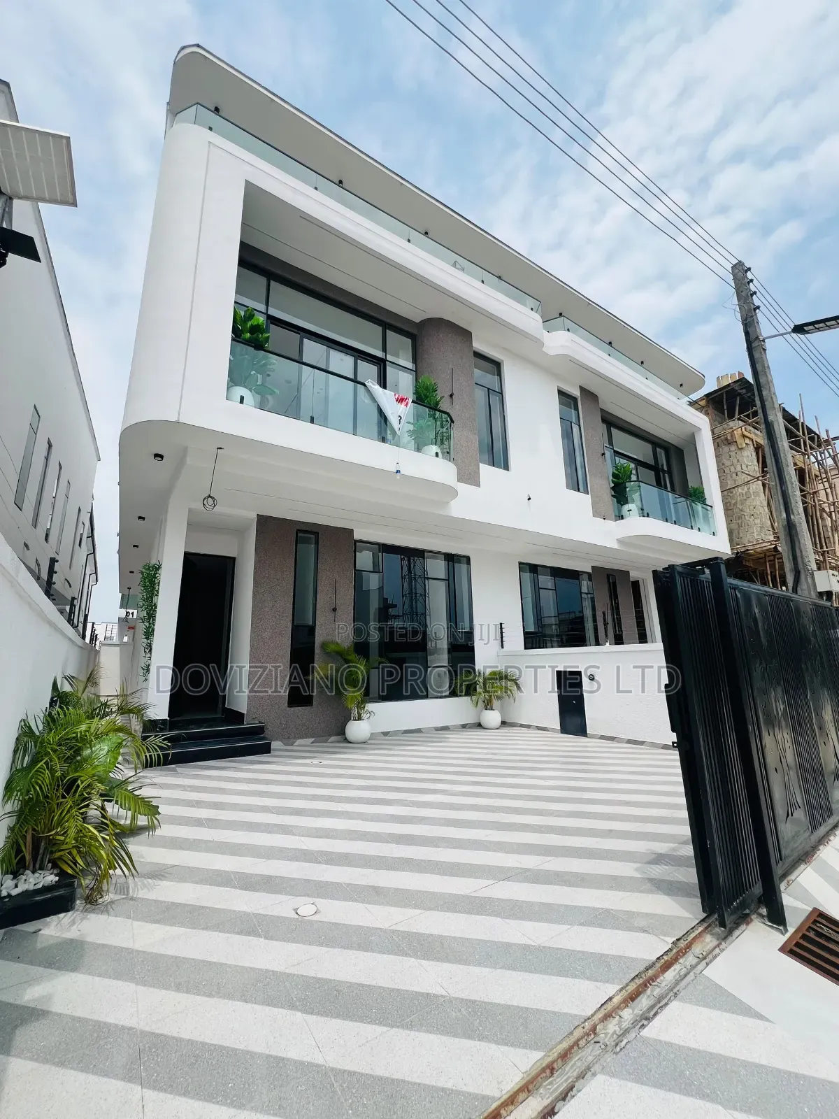 4bdrm Duplex in Ikota for sale in Ikota