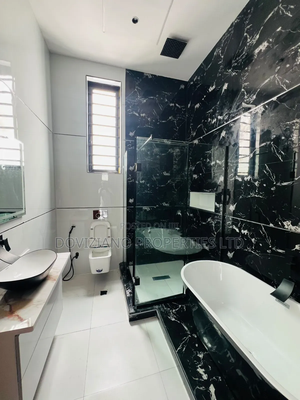 4bdrm Duplex in Ikota for sale in Ikota