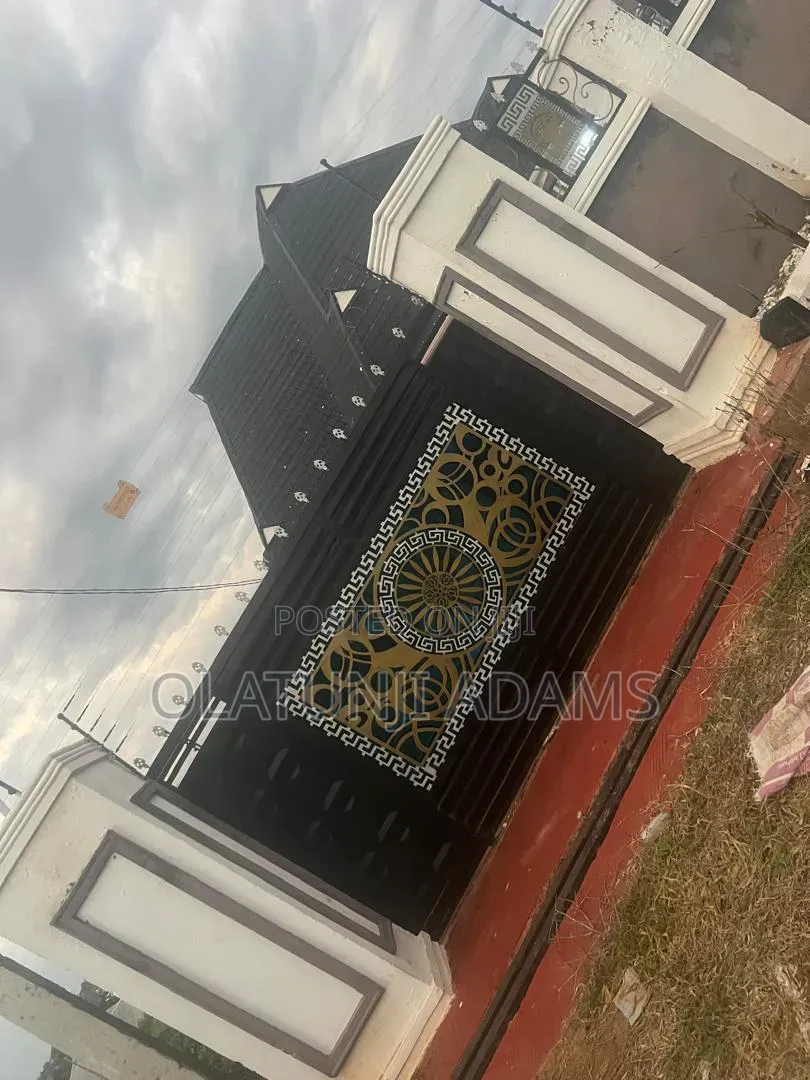 3bdrm Bungalow in Oluwanisola Estate, Osogbo for rent in Osogbo