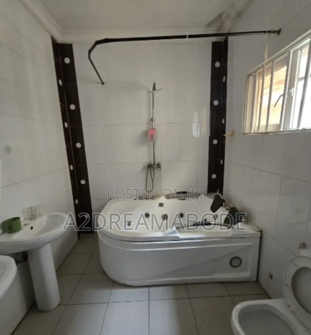4bdrm Duplex in Magodo, GRA Phase 2 Shangisha for rent in GRA Phase 2 Shangisha
