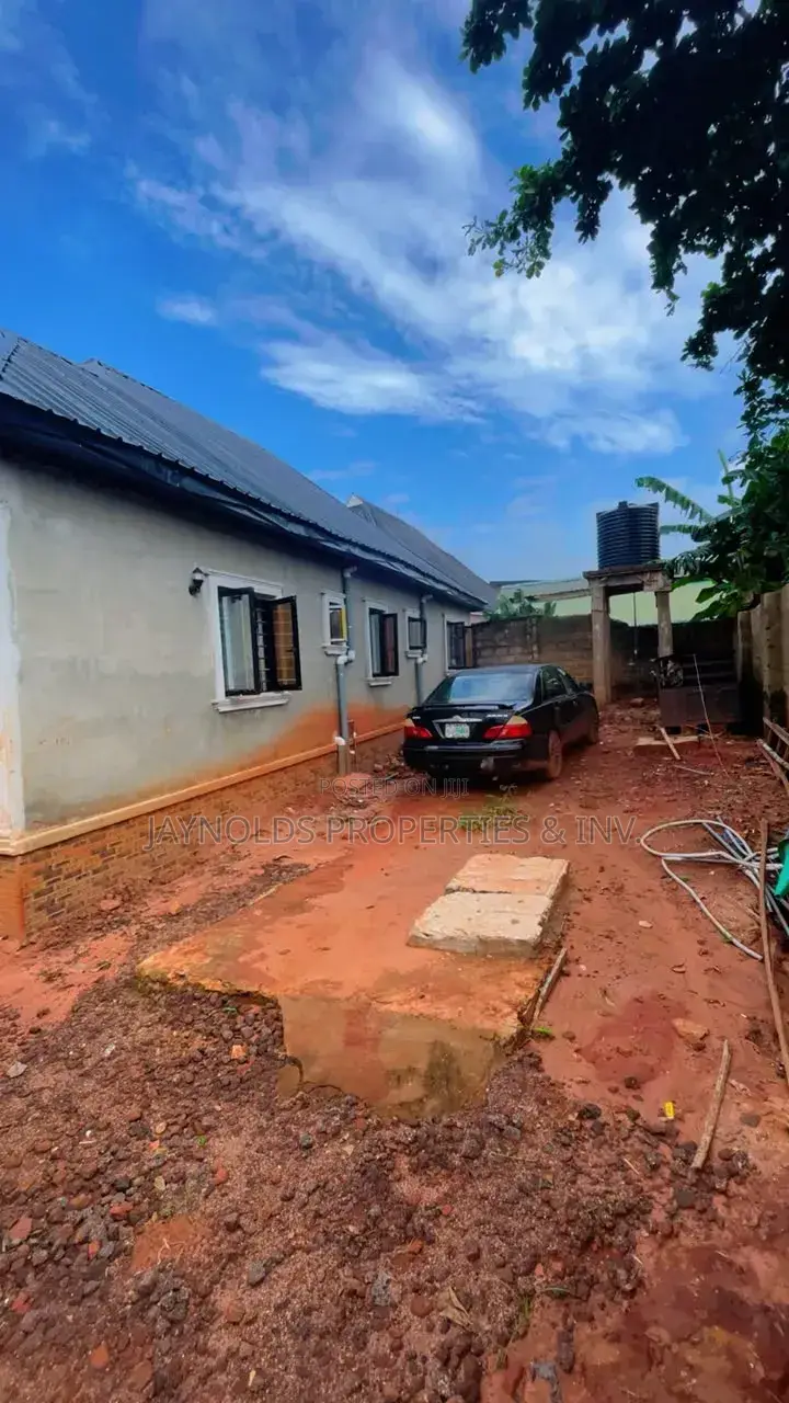3bdrm Bungalow in Oshimili South for sale in Oshimili South