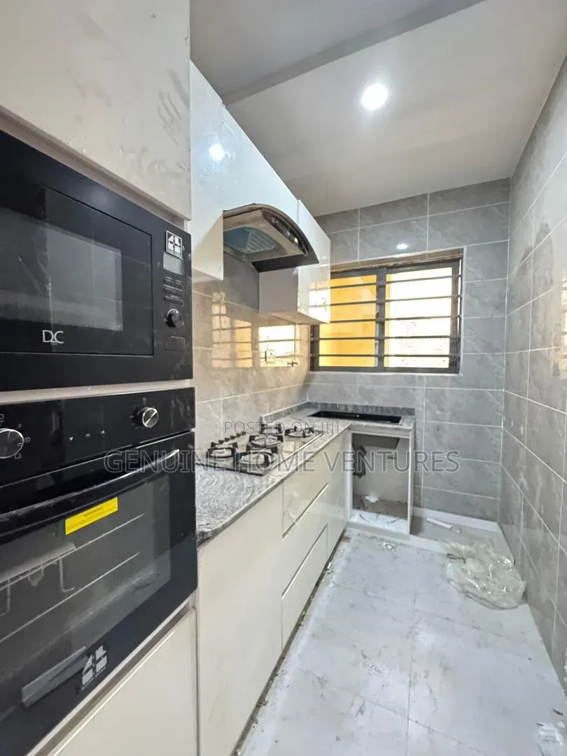 2bdrm Apartment in Alaka/Iponri for sale in Alaka/Iponri