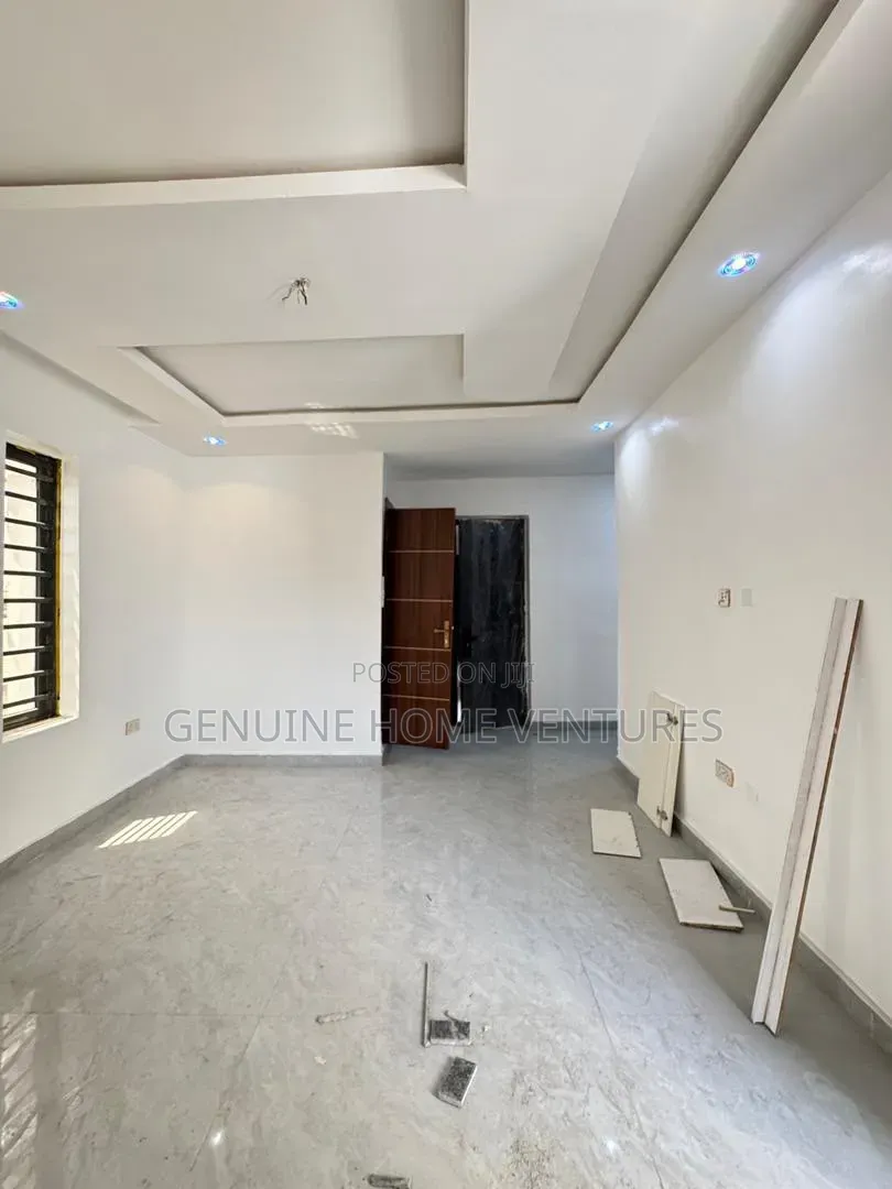 2bdrm Apartment in Alaka/Iponri for sale in Alaka/Iponri