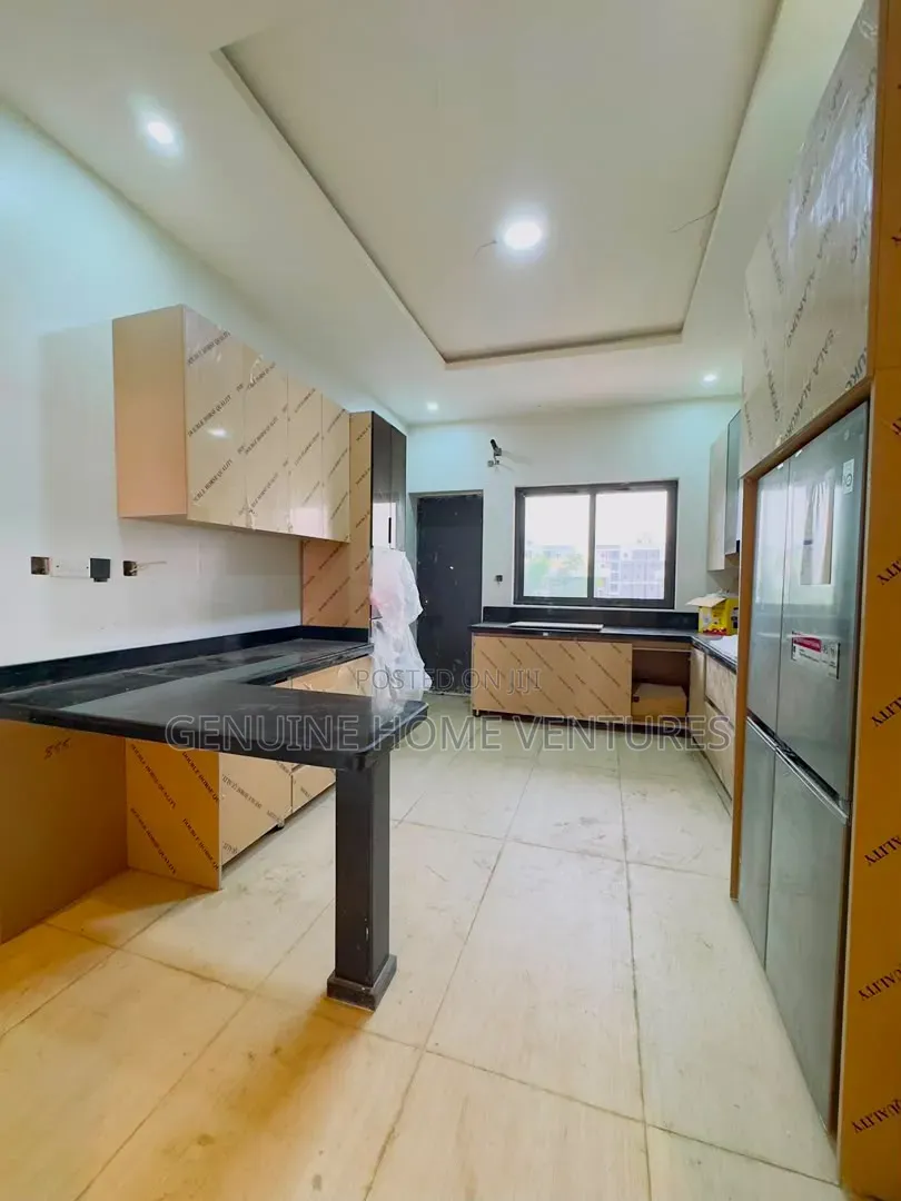 4bdrm Penthouse in Shonibare Estate for sale in Shonibare Estate