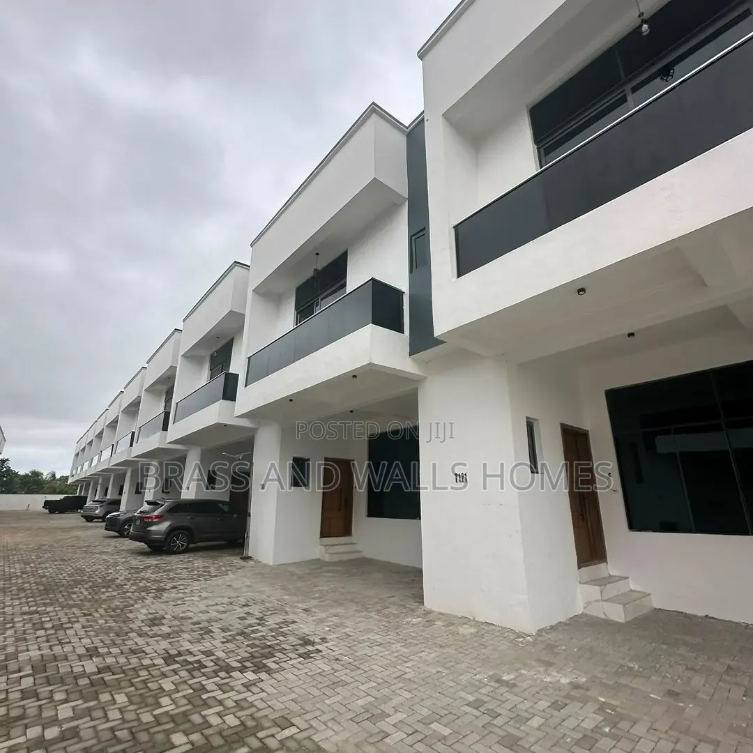 Furnished 4bdrm Duplex in Sangotedo for sale in Sangotedo
