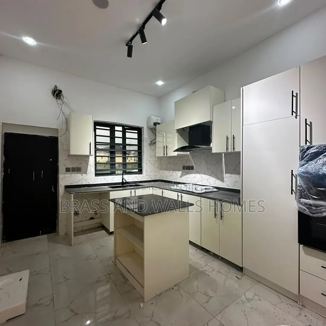 Furnished 4bdrm Duplex in Sangotedo for sale in Sangotedo