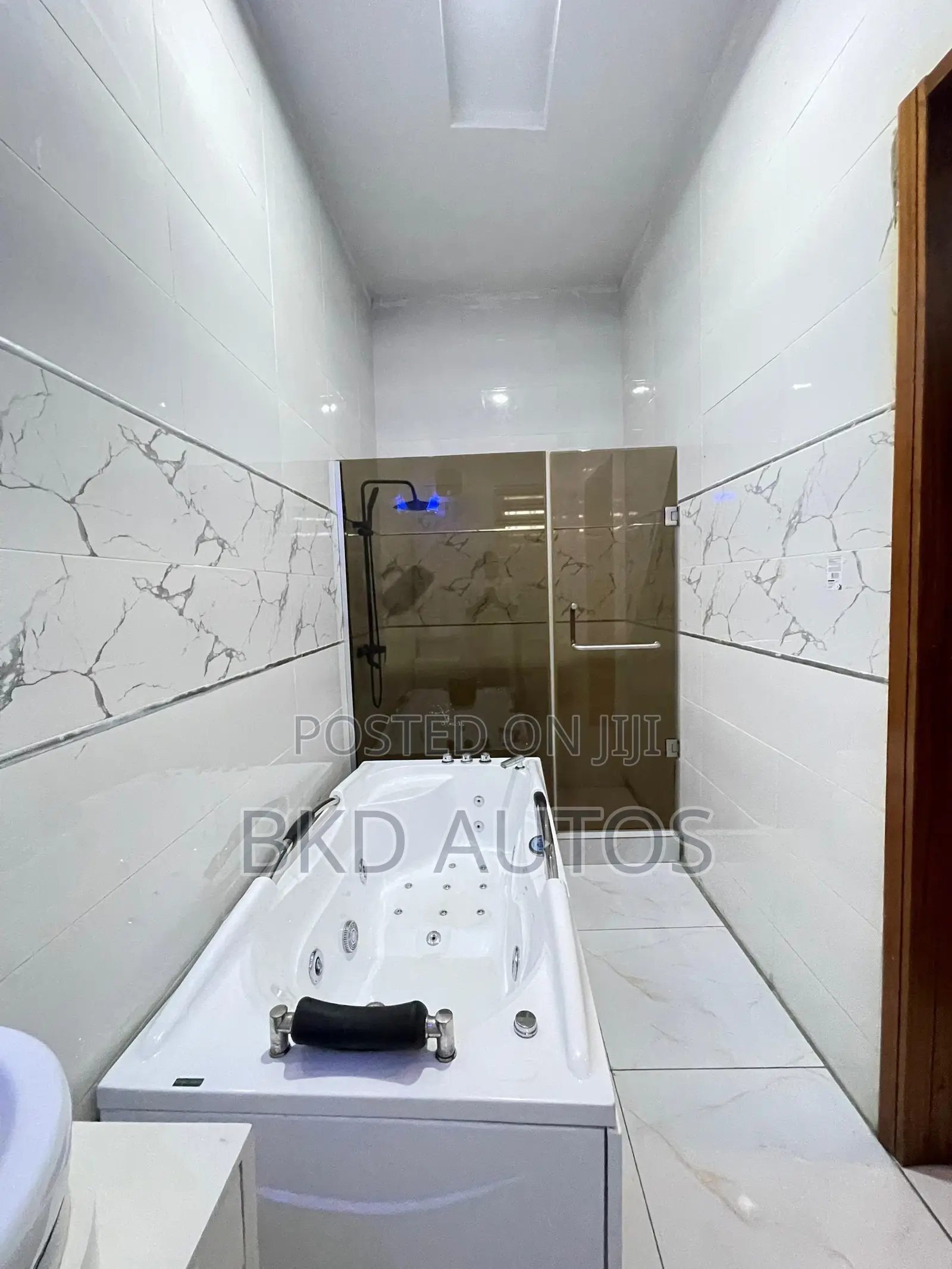 4bdrm Duplex in Ikota for rent in Ikota