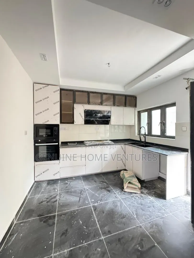 4bdrm Duplex in Ogudu Gra for sale in Ogudu GRA