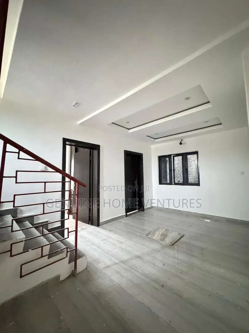 4bdrm Duplex in Ogudu Gra for sale in Ogudu GRA