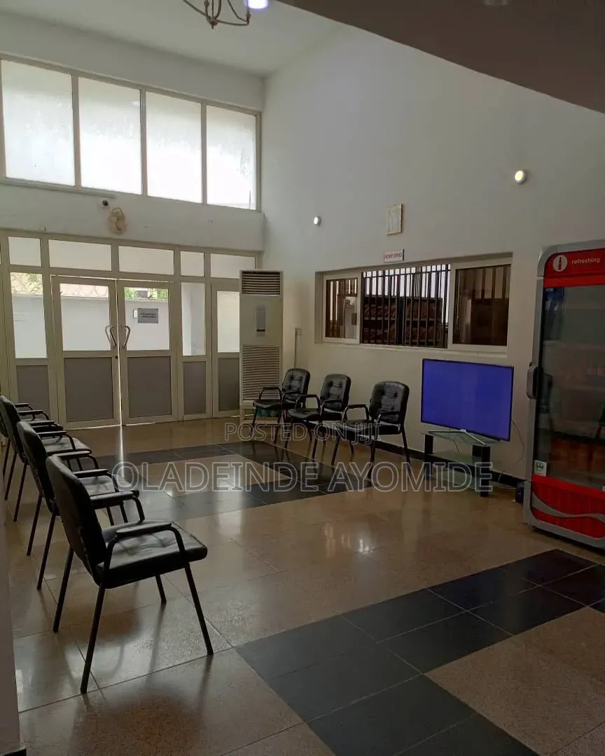 For Sale: An Office Building on 7Floors With a Total of 6,674sq in Lekki Phase 1