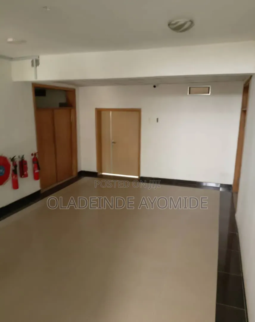 For Sale: An Office Building on 7Floors With a Total of 6,674sq in Lekki Phase 1