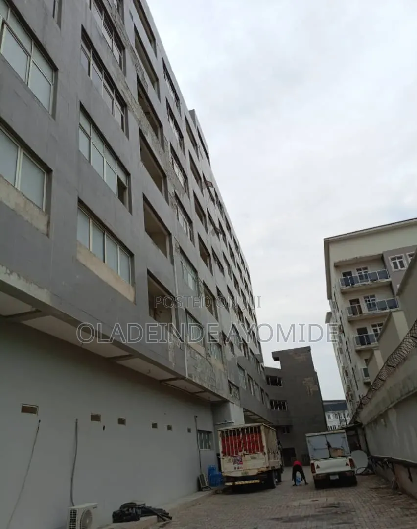 For Sale: An Office Building on 7Floors With a Total of 6,674sq in Lekki Phase 1