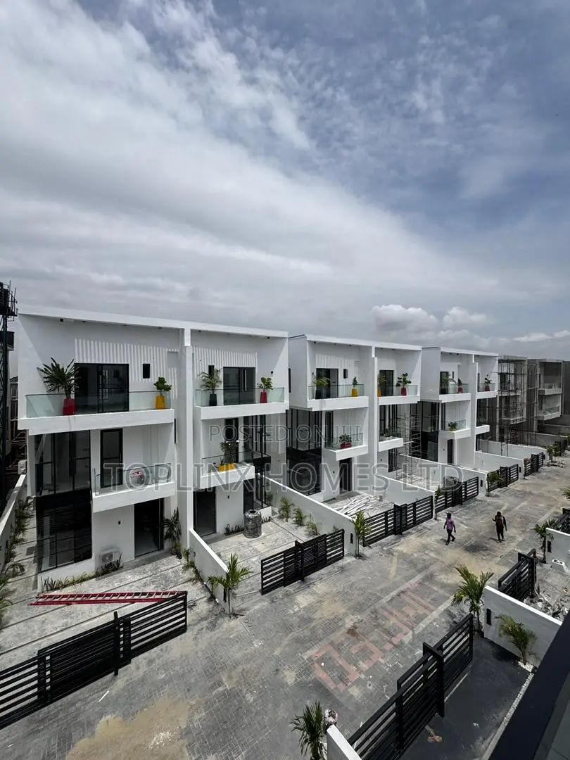5bdrm Duplex in Orchid, Lekki Phase 2 for sale in Lekki Phase 2