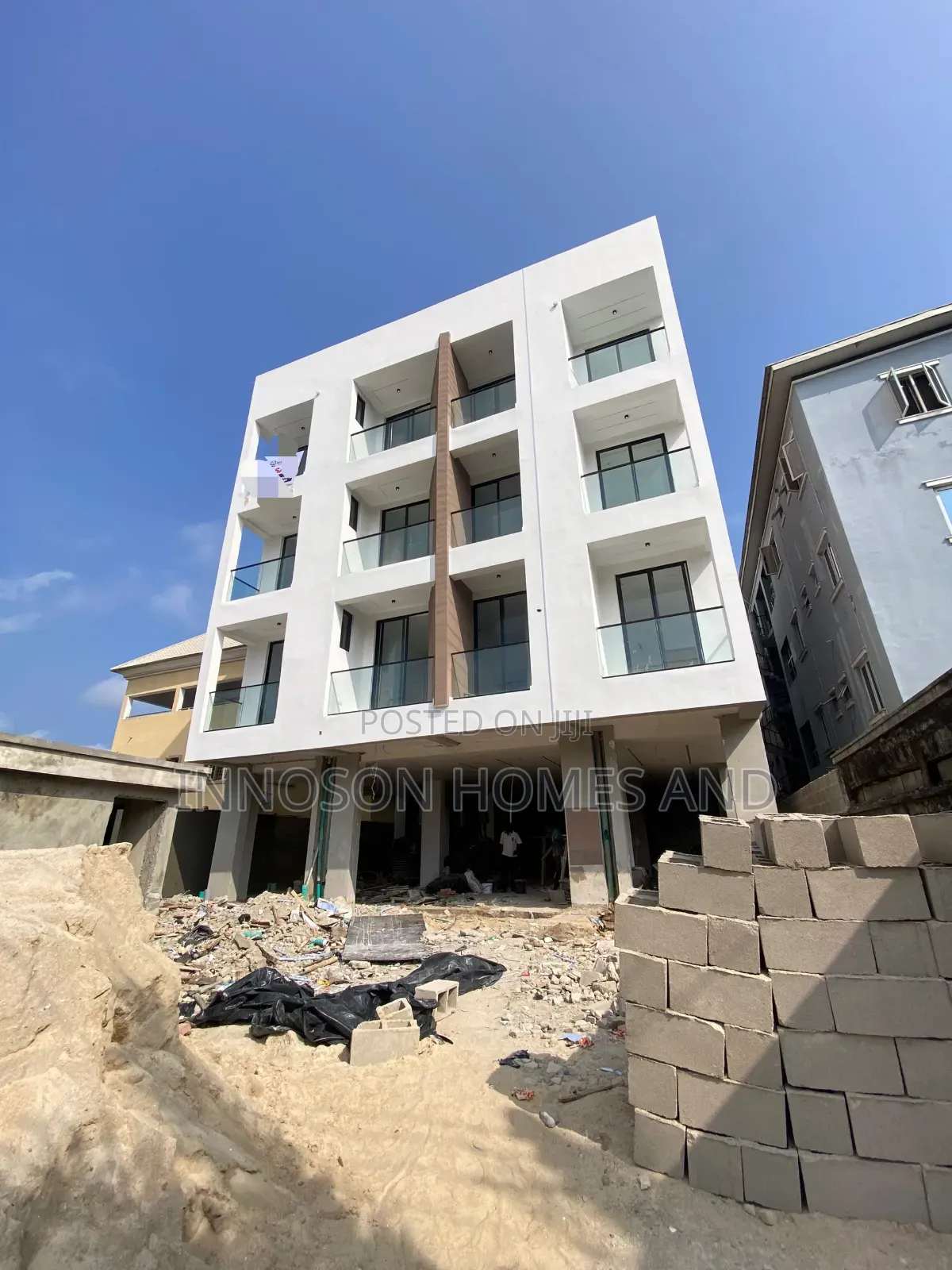 4bdrm Apartment in Ikota for sale in Ikota