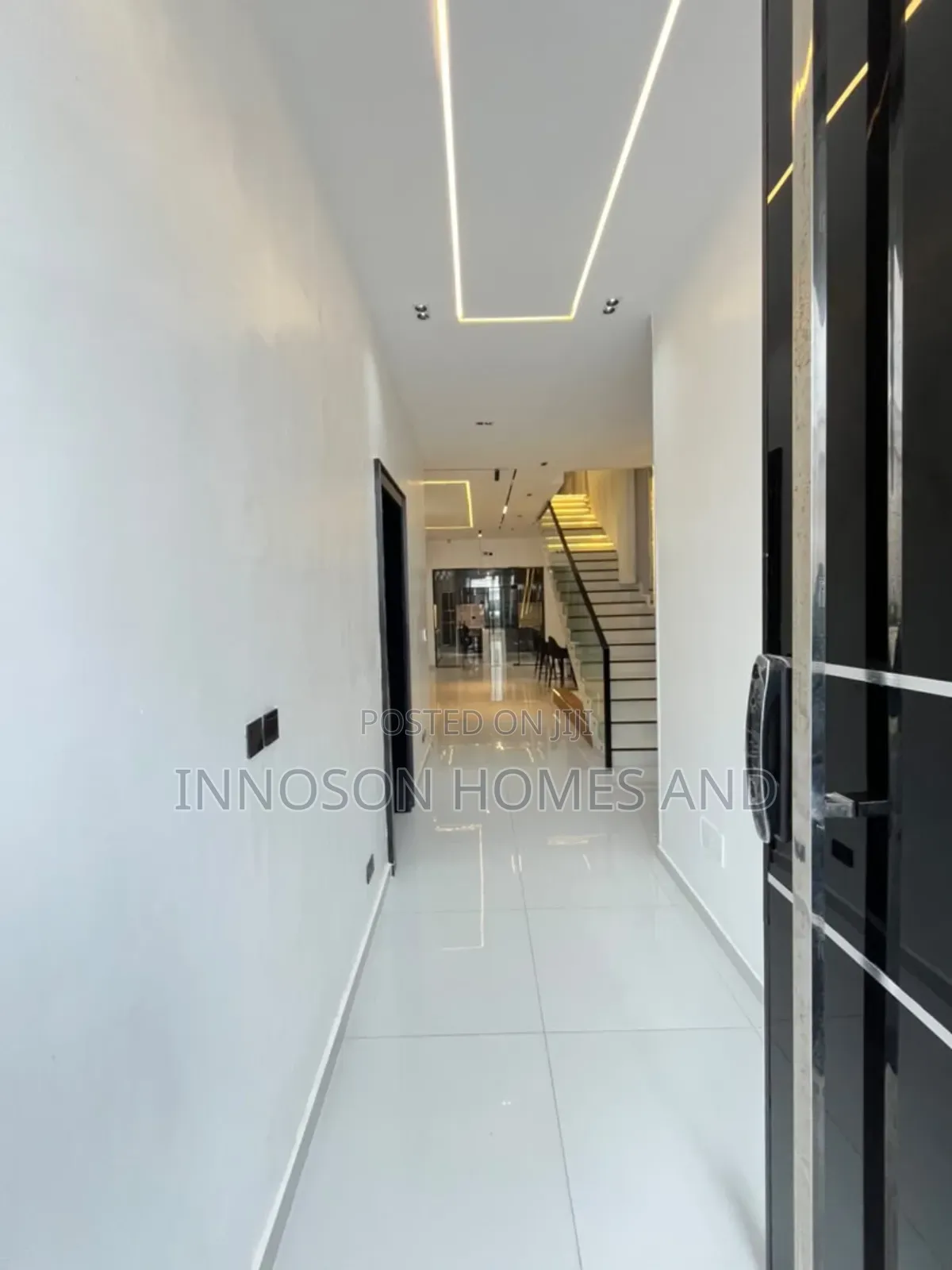 5bdrm Duplex in Chevron for sale in Chevron