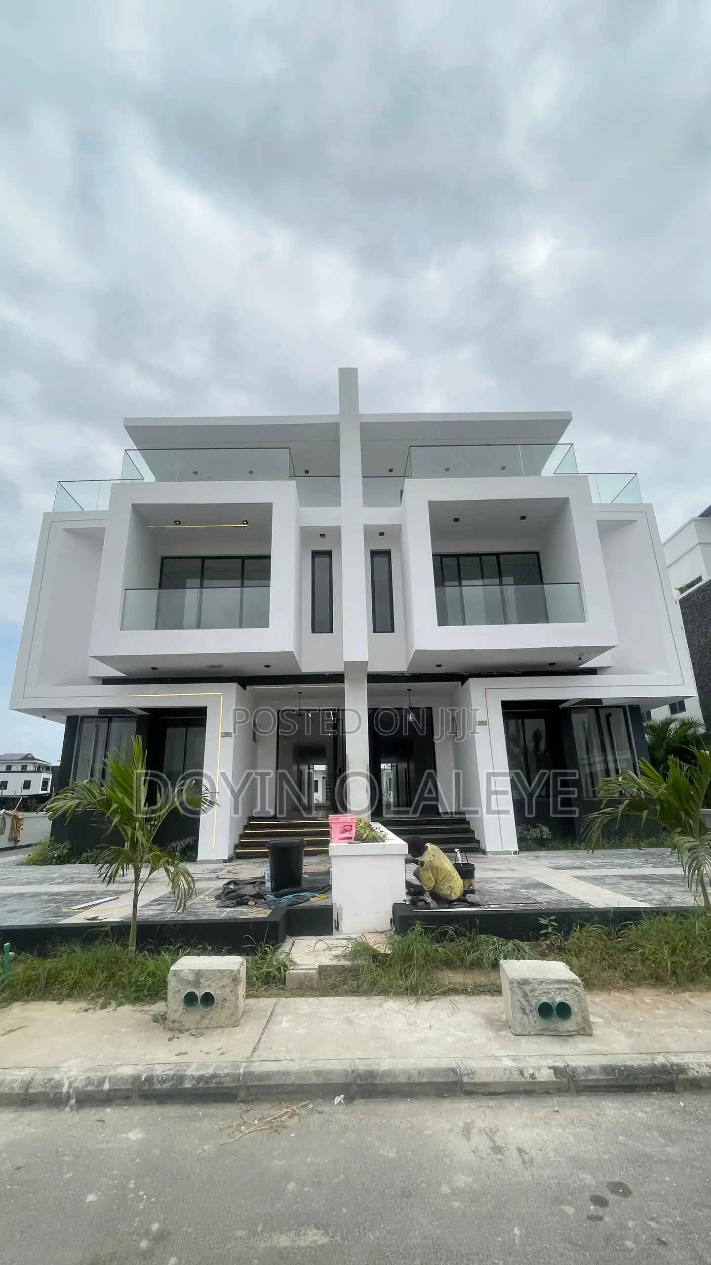 5bdrm Mansion in Ikate for sale in Ikate