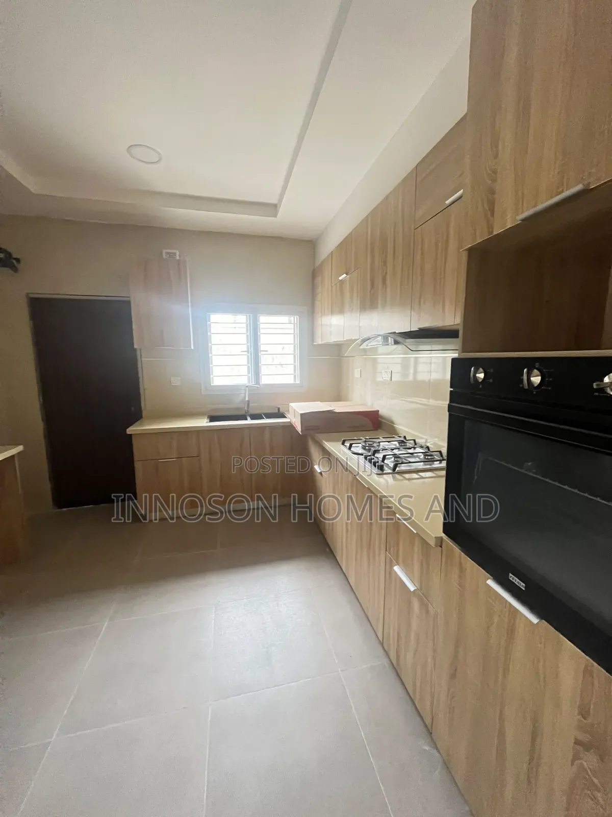 4bdrm Townhouse/Terrace in Chevron for sale in Chevron