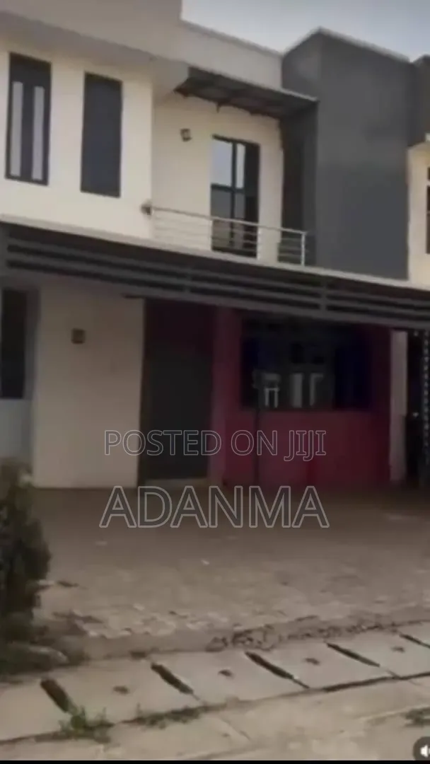 3bdrm Duplex in Dantata Estate, Life Camp for sale in Life Camp