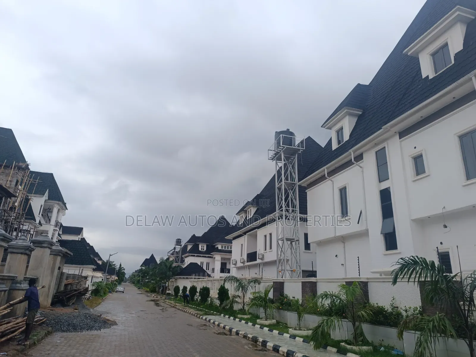 6bdrm Mansion in Metropolis, Dape for sale in Dape