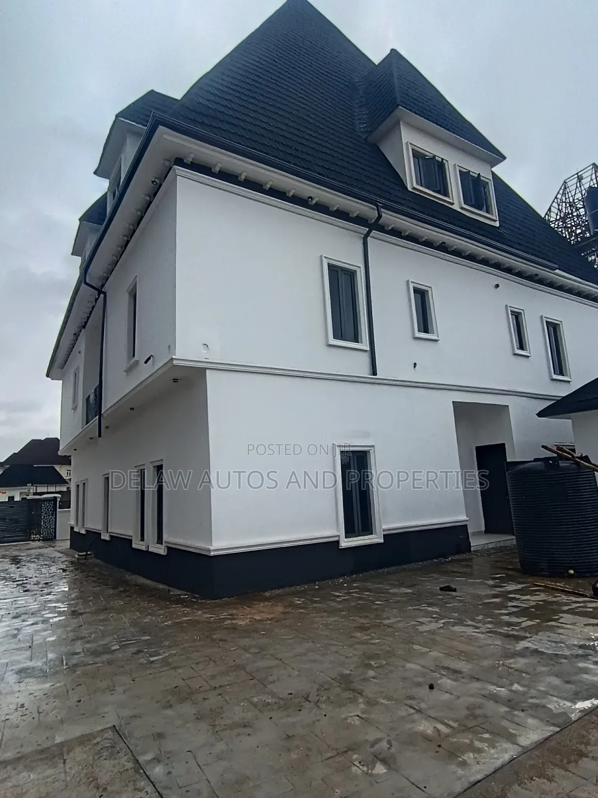 6bdrm Mansion in Metropolis, Dape for sale in Dape