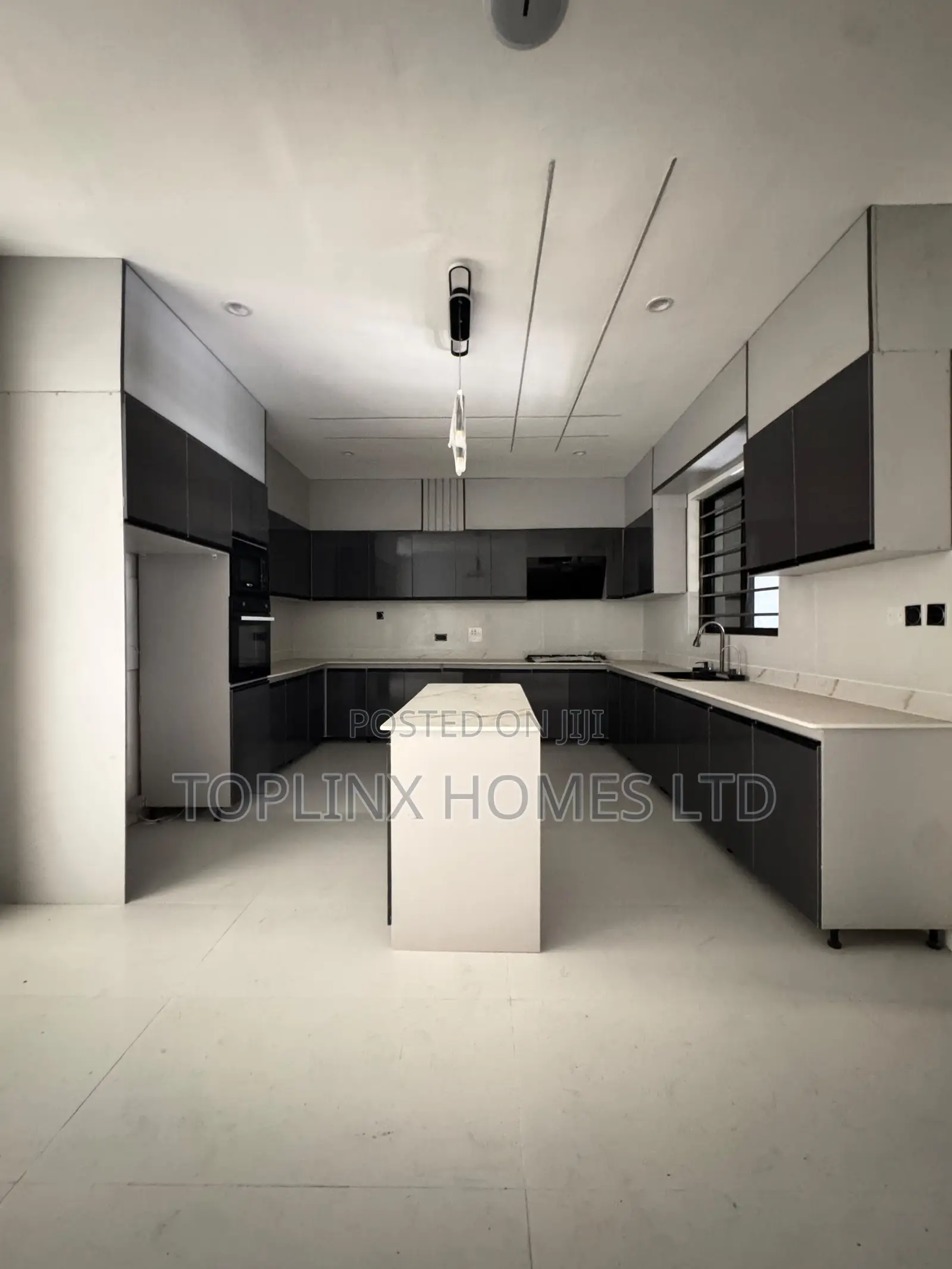 4bdrm Duplex in Lekki County, Ikota for sale in Ikota
