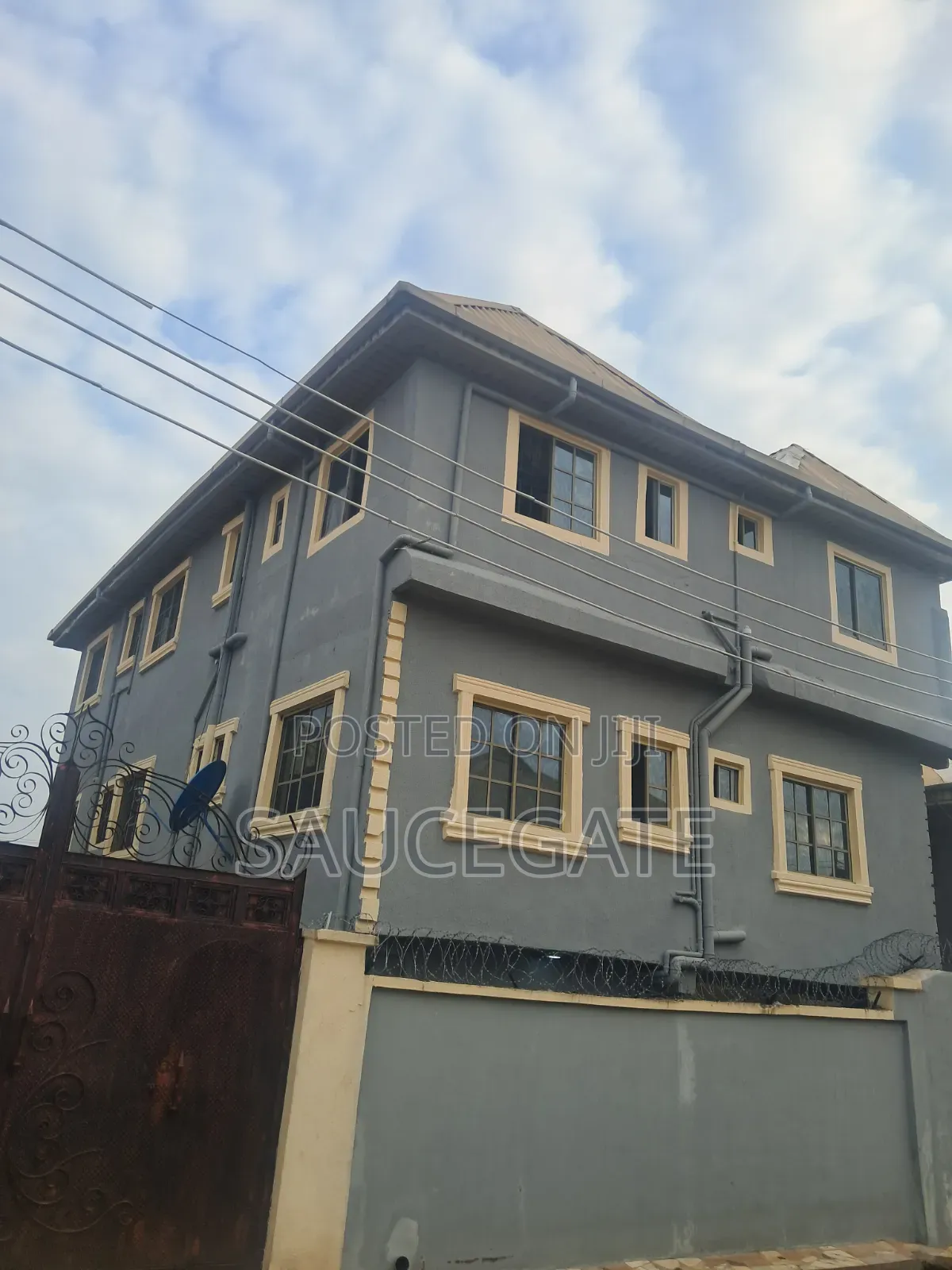 2bdrm Block of Flats in Liver Pool Estate, Satellite Town for sale in Satellite Town