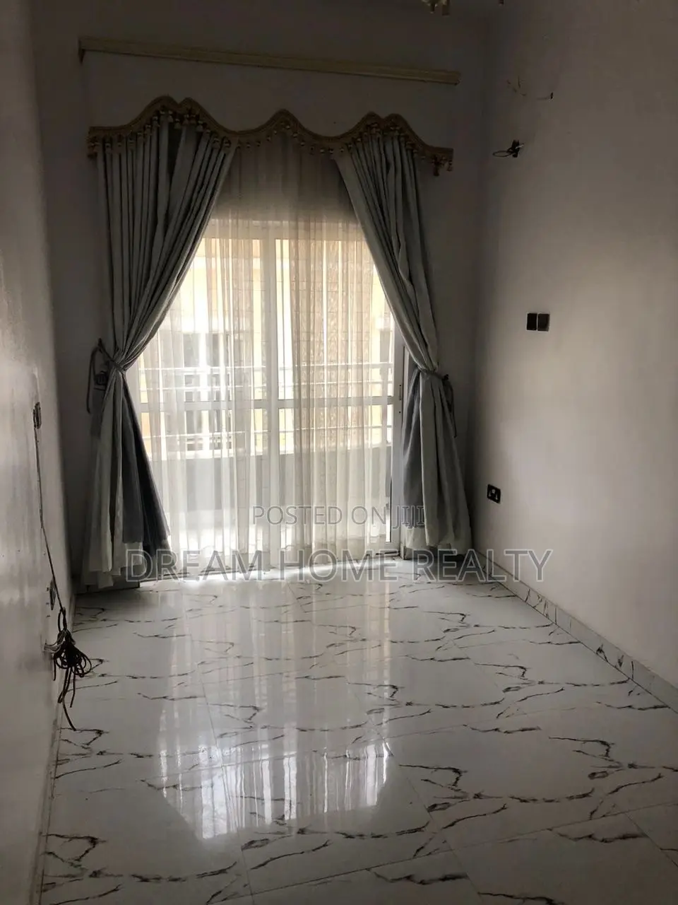 4bdrm Duplex in Ikota for rent in Ikota
