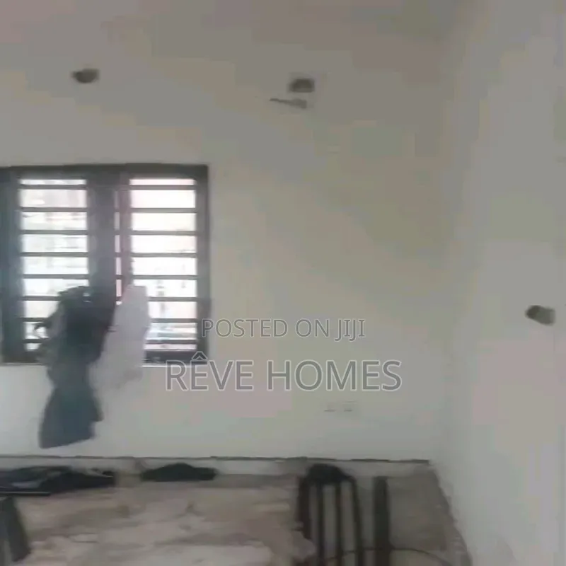 Mini Flat in Adekunle for rent in Adekunle