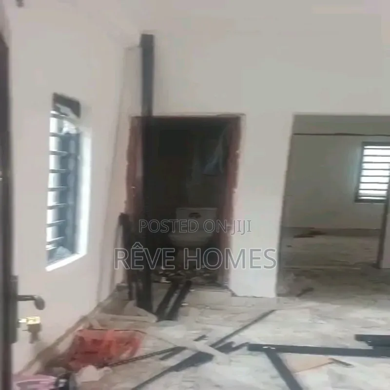 Mini Flat in Adekunle for rent in Adekunle