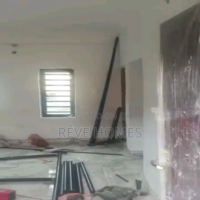 Mini Flat in Adekunle for rent in Adekunle