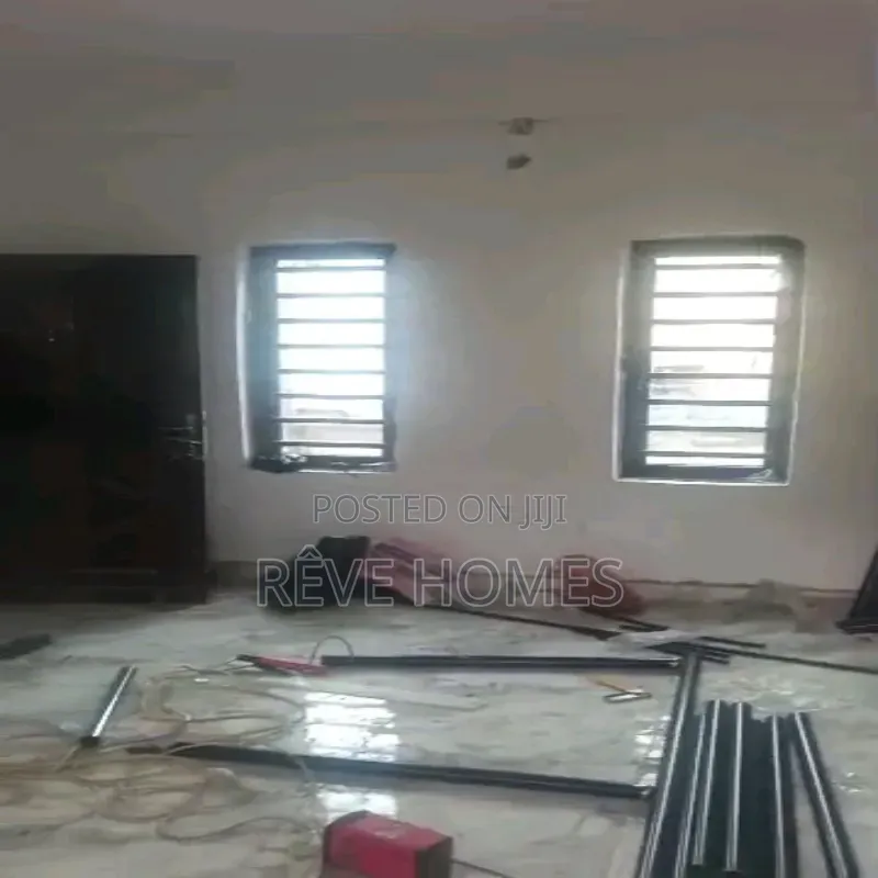 Mini Flat in Adekunle for rent in Adekunle