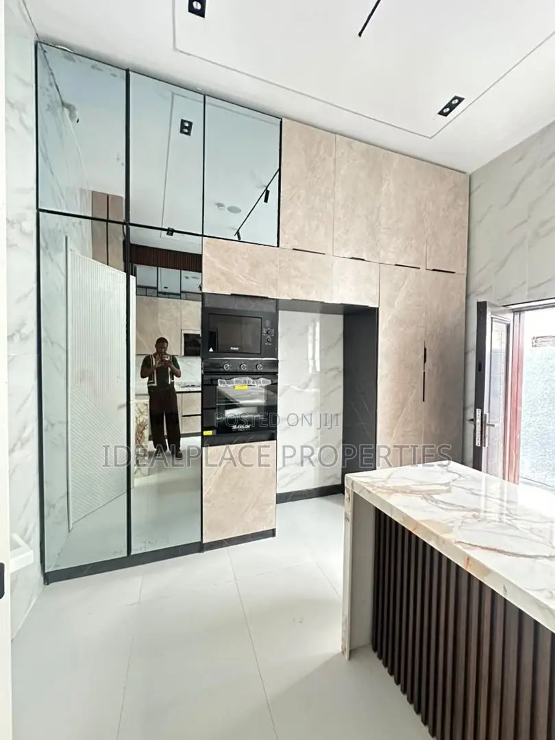 5bdrm Duplex in Lekki for sale in Lekki