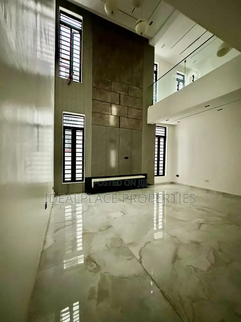 5bdrm Duplex in Lekki Phase 1 for sale in Lekki Phase 1