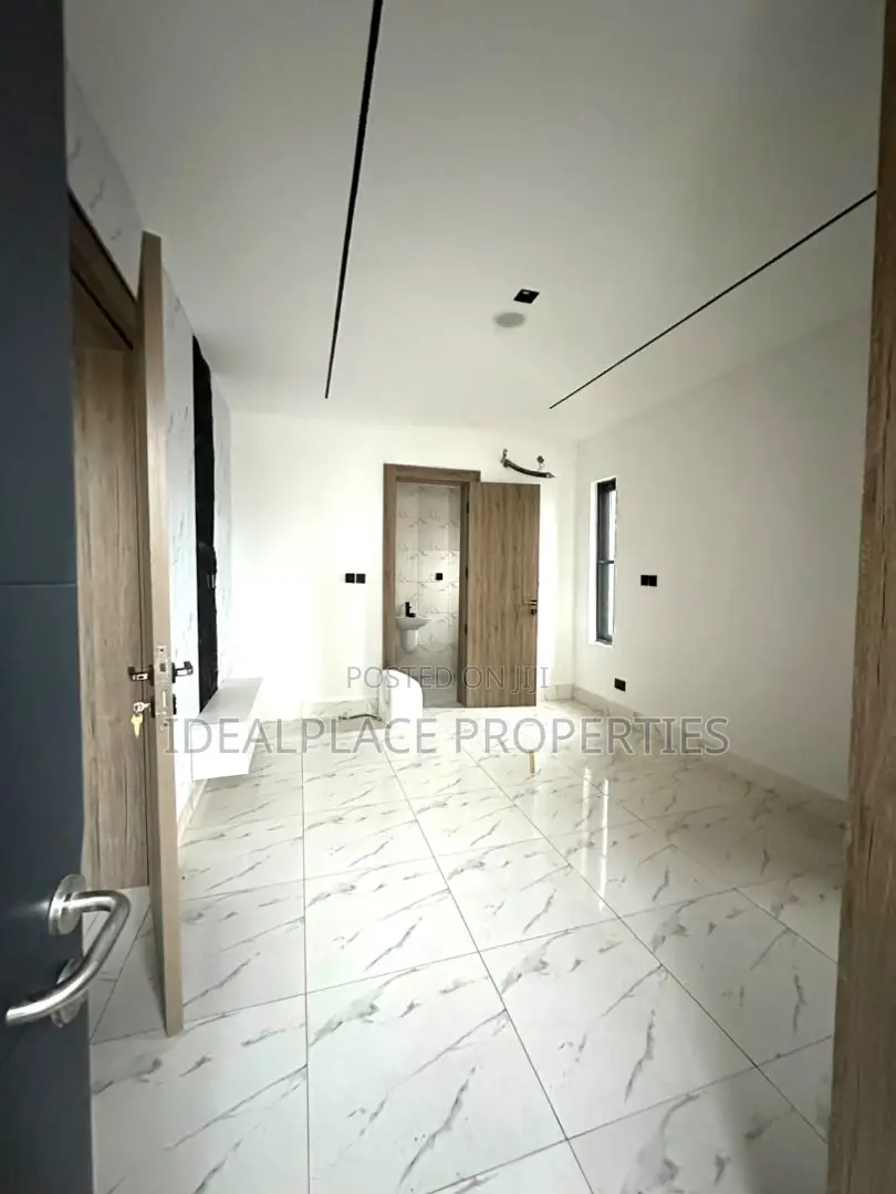 2bdrm Apartment in Lekki Phase 1 for sale in Lekki Phase 1