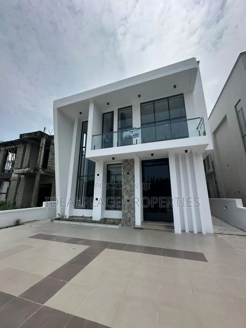 5bdrm House in Ikota for sale in Ikota