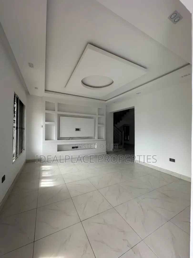 5bdrm Maisonette in Lekki Phase 1 for sale in Lekki Phase 1